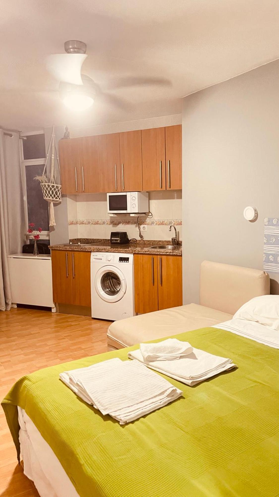Benalmadena ,apartamento-Estudio primera Línea de Playa Exterior foto